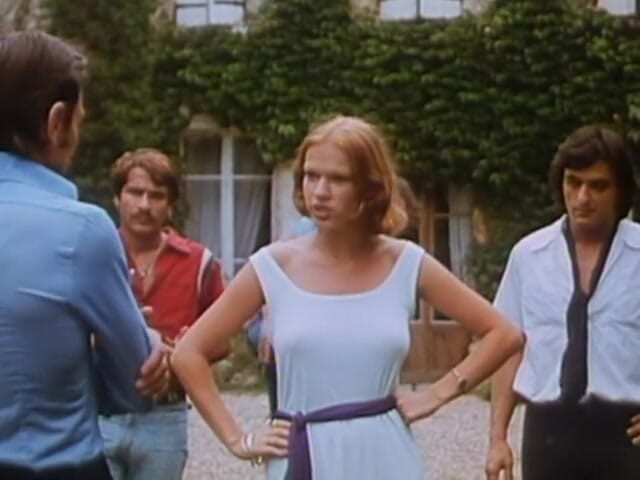 European Classics: Brigitte Lahaie, Annouchka &amp; Marion Webb Accarezzamento Vaginale Bollente in Scena 8:...