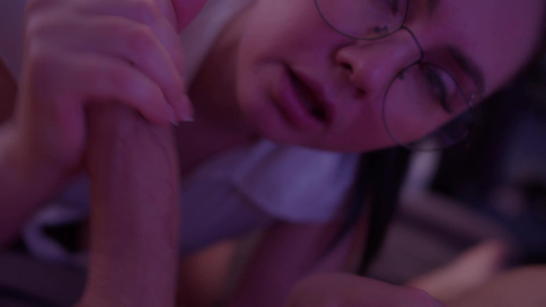 Alexa and Alex Moore: Slut Gives Deepthroat Blowjob