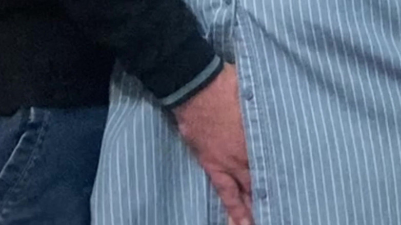 Niki studio: Lelaki Tua Sesat Melancap Dengan Jari Di Kereta Bawah Tanah