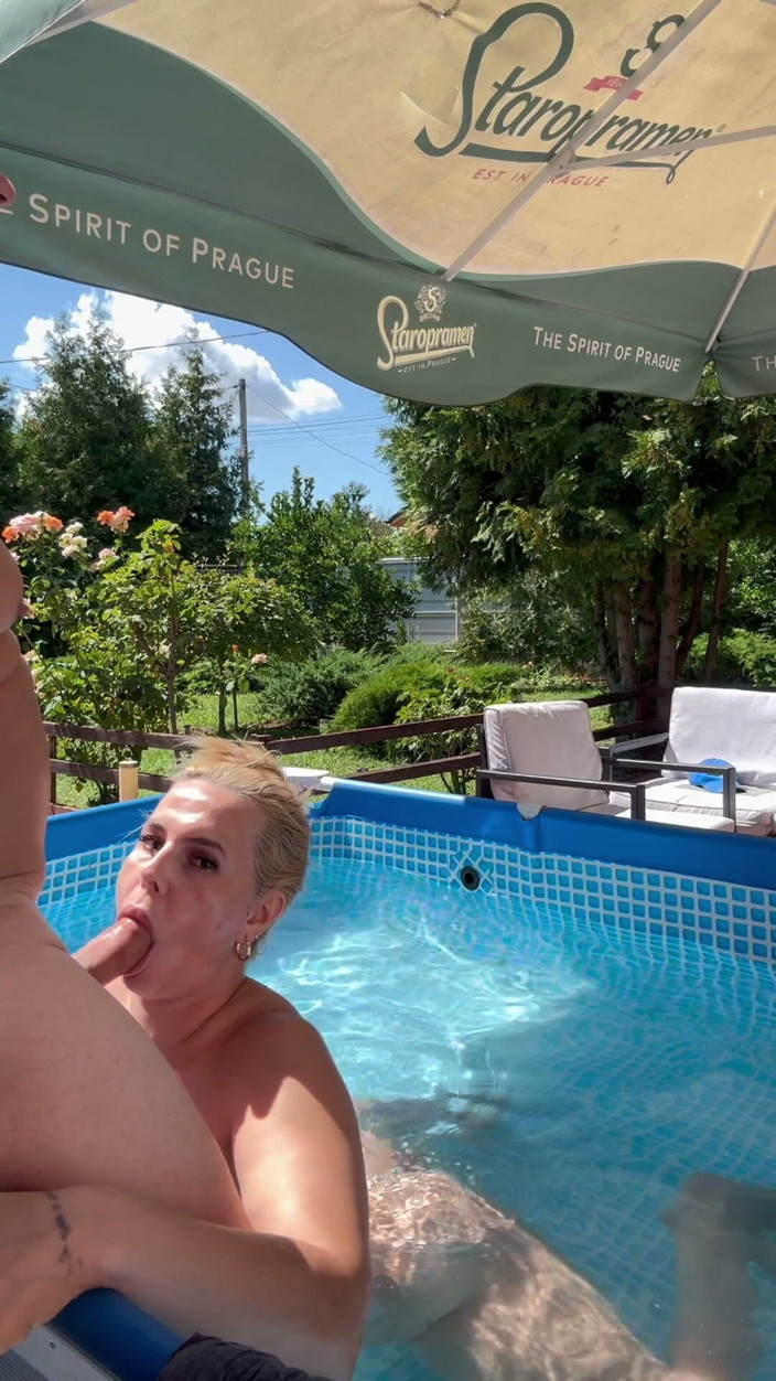 444bigboy: Sex in Pool