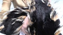 Lady Victoria Valente: Trening ejakulacji: wąchanie futrzanego szalika i wytrysku, Lady Victoria Valente