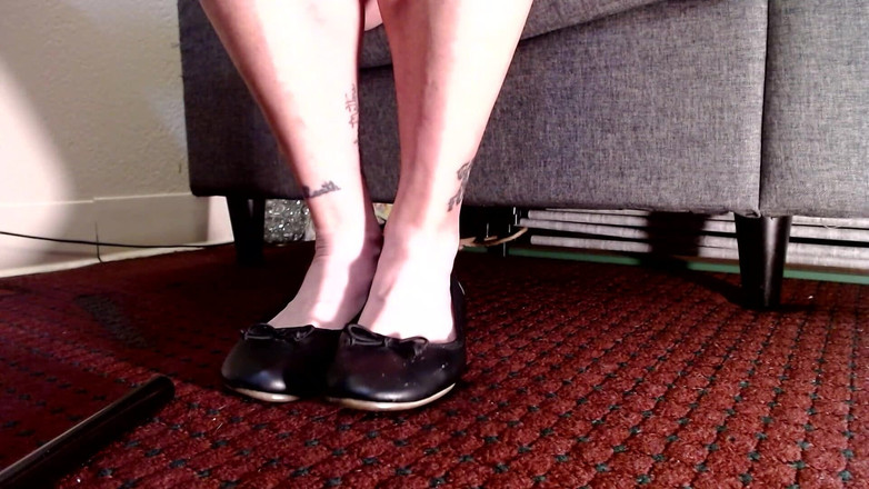 Abby Anna: Unghie dei piedi rosse ballerine nere gioco di scarpe
