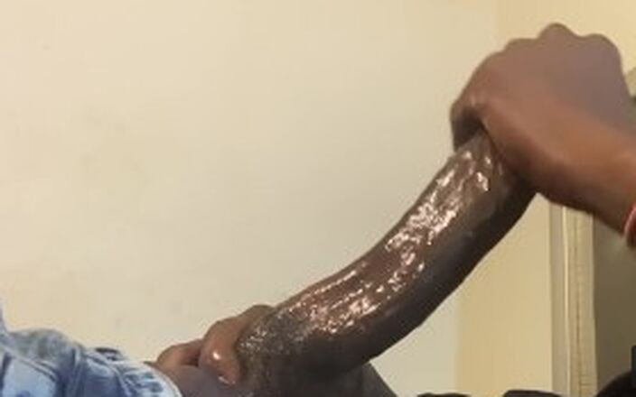 A Guy Wakes up Because of His Erection (Alporn)