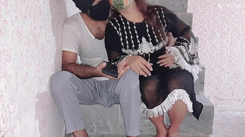 Pakistani CoupleX: Opa, essa garota foi fodida um dia ela entrou em...