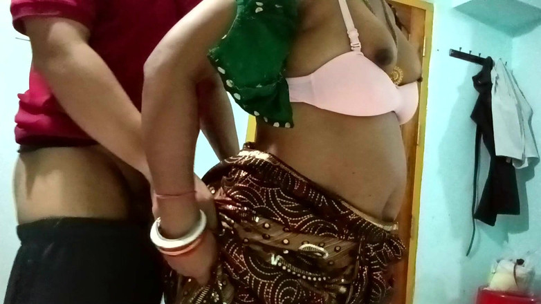 Hot N Sexy: Roztomilá indická vysokoškolská profesorka Nandini má sex zezadu se sousedovým...