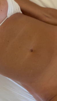 GILF pronta para nadar, mas pau duro diz não.