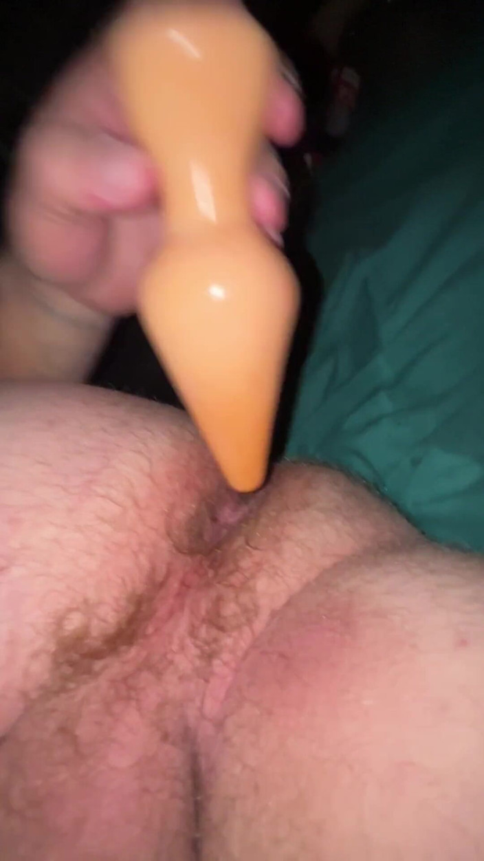 Bigwhitecock: Jugando con mi gran culo enchufando mi culo