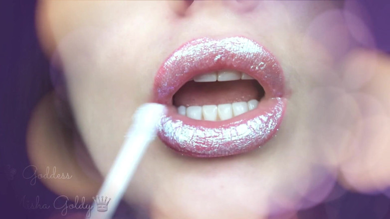Goddess Misha Goldy: Bibir merokok saya yang memukul adalah semua yang anda perlukan!
