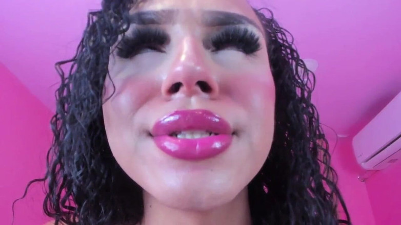 Brittany Gil: Canzonatura