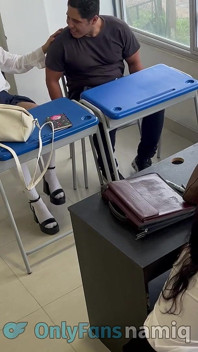 Studenti svádějí učitele