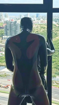 Geil in Latex, genießt die aussicht - alex latex