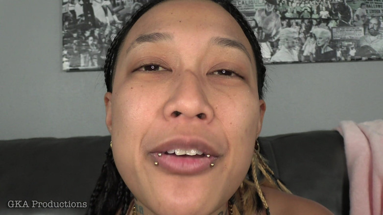 Ginary's Kinky Productions: Remy Mouth taquine les minuscules miettes de cracker et commandes
