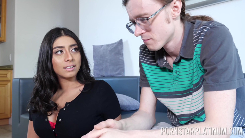 Pornstar Platinum: Busty brunette Latina Violet Myers fucks the tech support guy