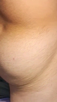 I den här posen älskar jag anal, jag gillar att få rumpan krossad så där