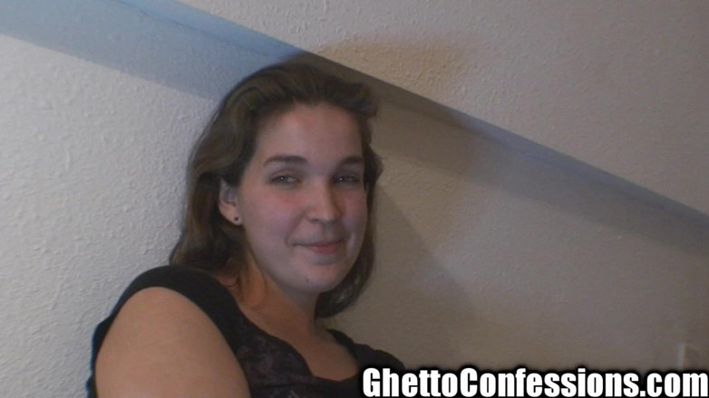 Ghetto Confessions: Une Salope De Prison À Gros Nichons Suce Une Pute Excitée...