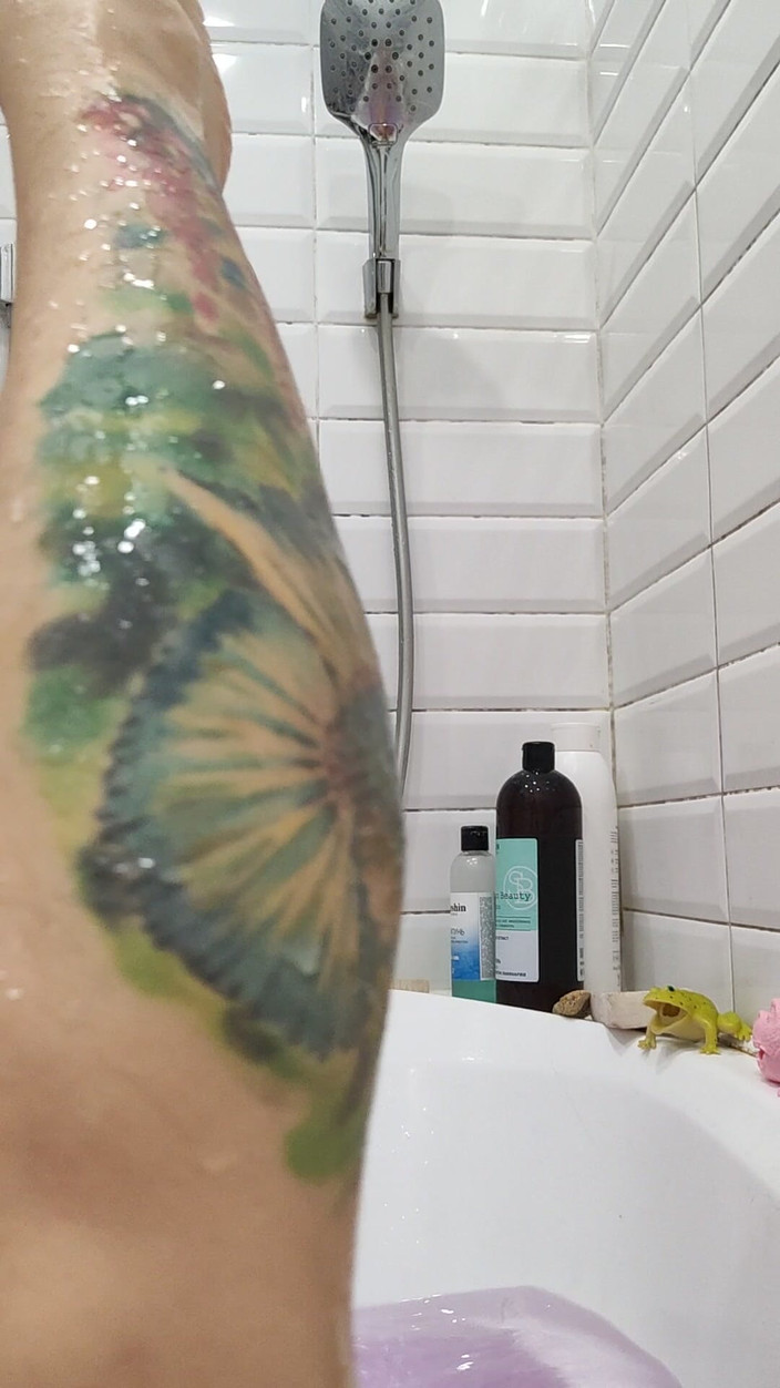 Risky Hairy Couple: Мокра волохата пизда, волохаті ноги і пахви у ванні