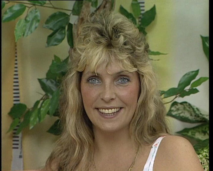 YOUR FIRST PORN: Yasmin Я большая женщина с большими потребностями