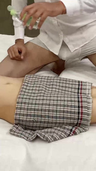 Menikmati urutan badan penuh dan seks dengan isteri