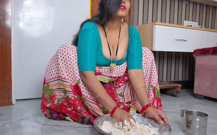 pinki_cute: Mama vitregă indiană primește ejaculare facială și oferind o muie dură...