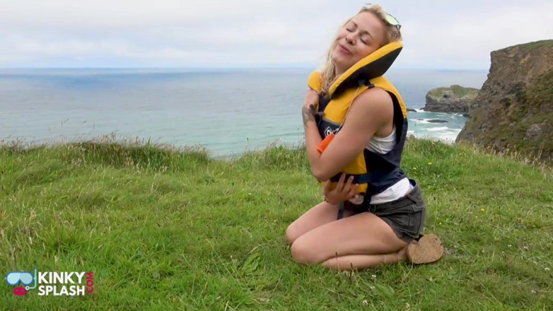 UKCuteGirl Lucy Lauren: Lifejacket Joi Tachinare edge