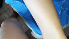 Lesbian-candys: Dvě děvky tře své kundičky o mé nohy a sperma -...