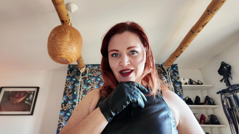 InannaJustice: Leather Glove Tease