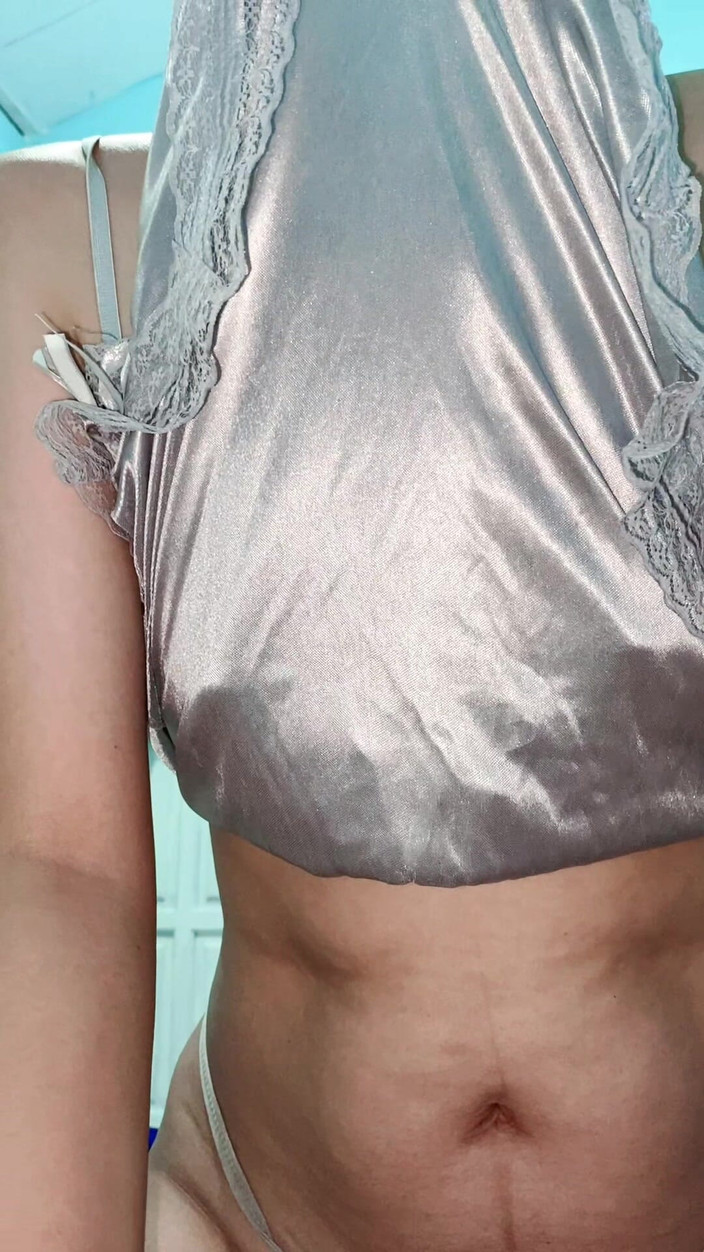 Bella Ivanka: 前女友在起居室的鸡巴口交