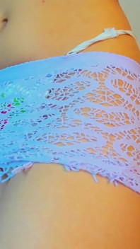Tôi muốn dương vật của bạn xuất tinh khắp cơ thể tôi