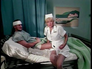 Super Babes: 病人的鸡巴被护士teri Weigel舔舐并被撸管