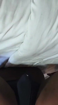 Lag Ébano Ch*ke em si mesmo antes de foder seu cu creeamy