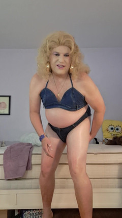 Victoria Lecherri: Vicki est une mamie trans !