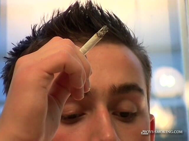 Boys Smoking: Baby ansikte Phillip