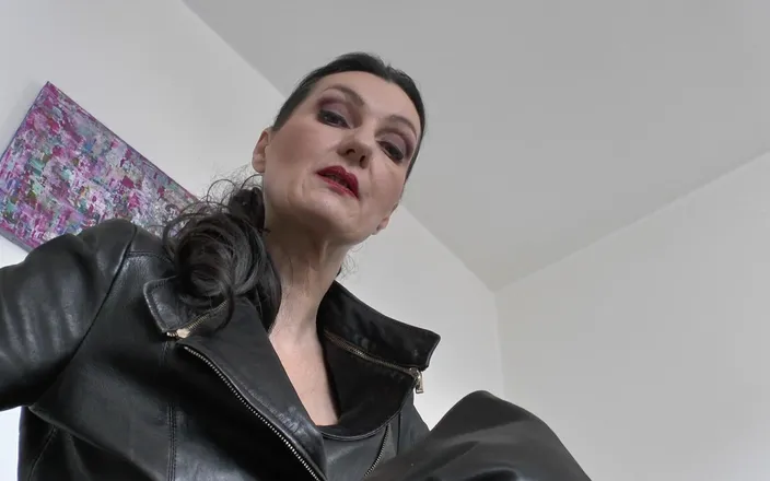 Lady Victoria Valente: Over-the-knee Spanking, POV, Lady Victoria Valente