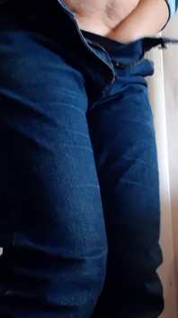 MILF-lehrerin masturbiert in der pause an der universität