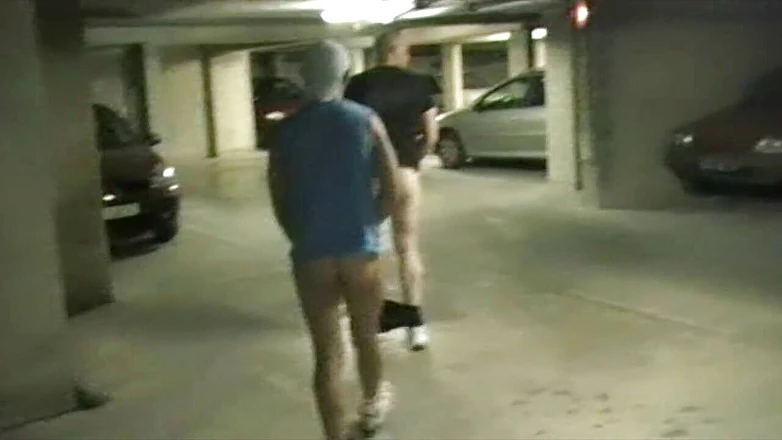 Gaybareback: Bị trừng phạt bởi một con gấu xxl trong một...