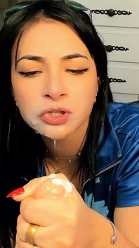 Emanuelly Raquel dengan cosplay Nico Robin membuatmu orgasme berkali-kali mandi dengan sperma wajah dan vagina