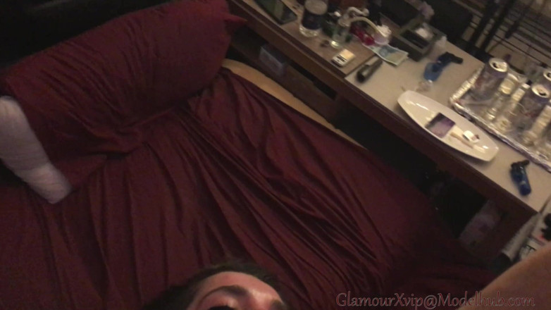 Glamour: Pomp My Ass and Fuck My Butt!