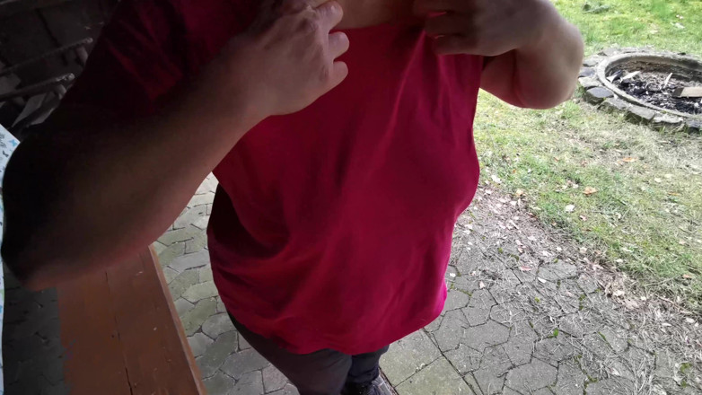 Bouncy Tits Action: Tamparan di alam nyata