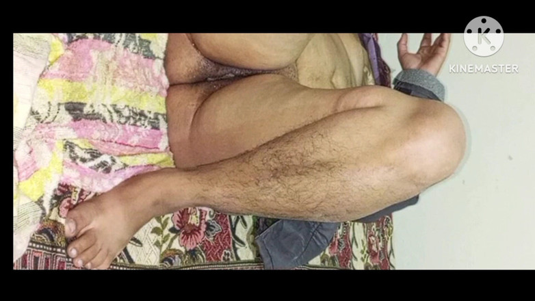 Lubnawife: जब कोई घर पर नहीं था तो उसकी गांड चोदी