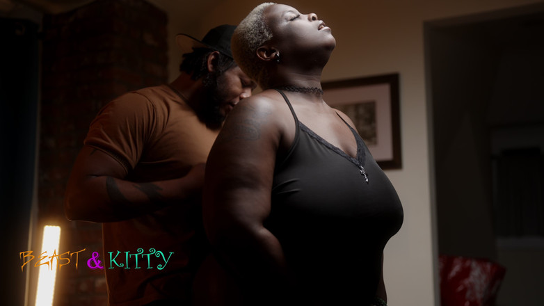 BeastnKitty: 그녀의 복종하는 면: 말리 무어