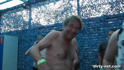 Club Express: Impreza gangbang z MAMUŚKĄ Tiną i 30 mężczyznami - DVD