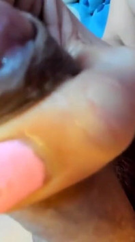 Seks anal dan crot di dalam memek cewek imut yang lagi sange berat