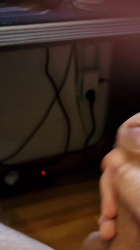 Sacudiendo Mi Polla Sin Cortar, Jugando Con Mi Prepucio Y Mi Precum