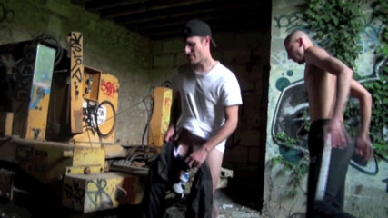 Sneaker gay: Nick Spears futută de un arab cu pulă XXL