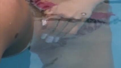 Solo Sex: Greedy slut masturbating in swimming pool