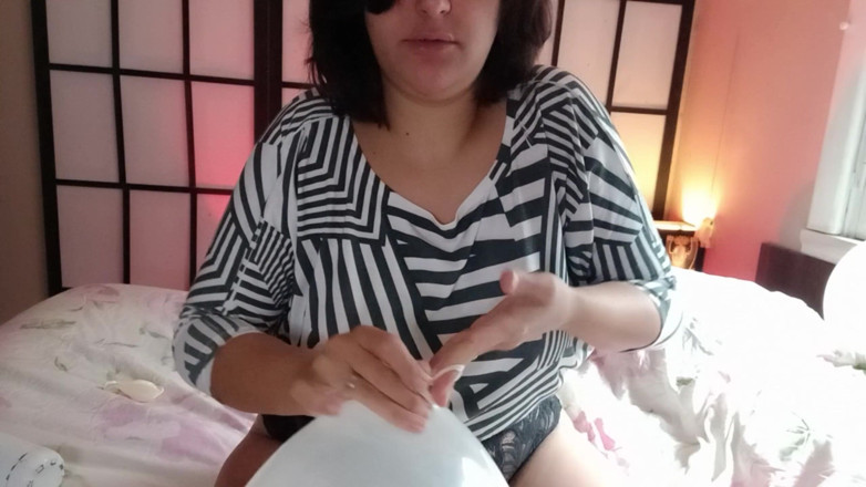 melu_world: Kiss Lick Spit Balónky Non Pop - Bunny Looner