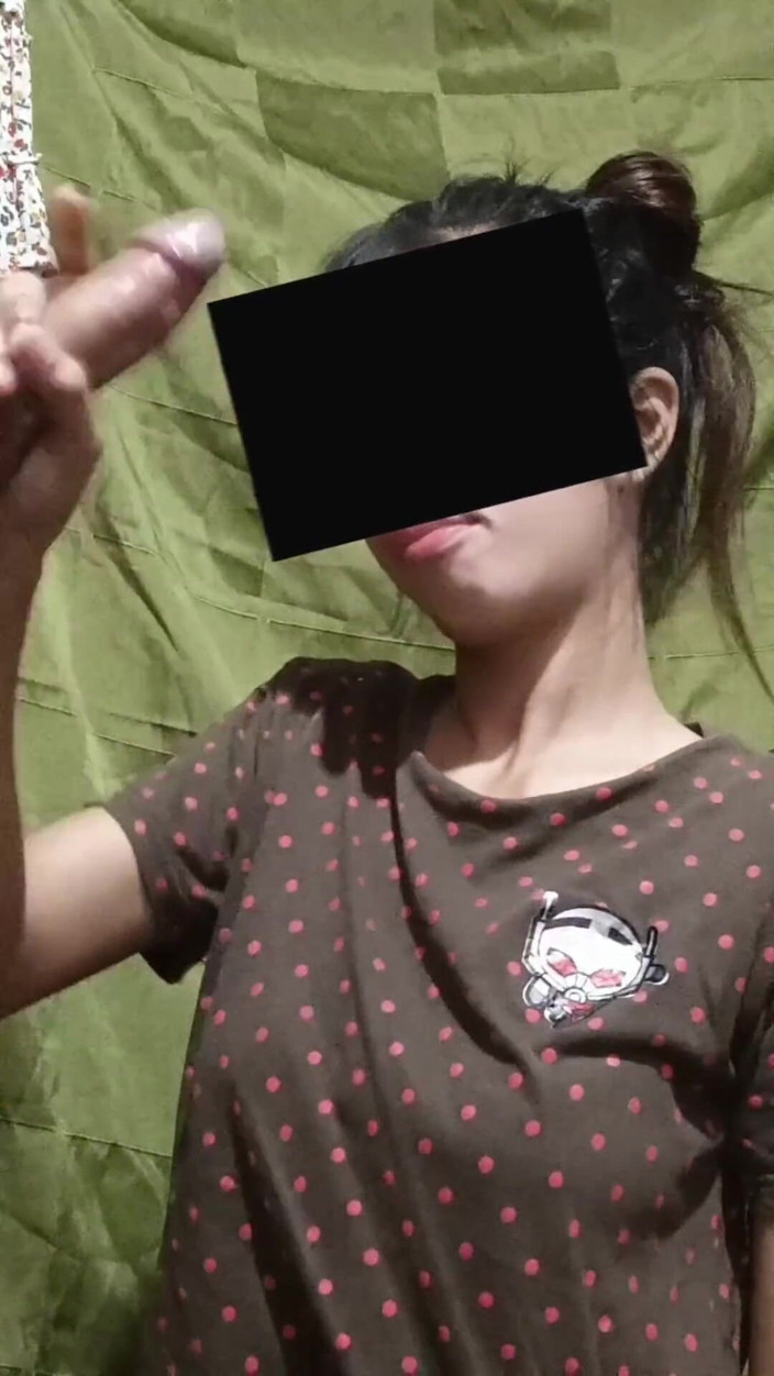 YammyPH: Pinay Girl First Time Sucking Cock