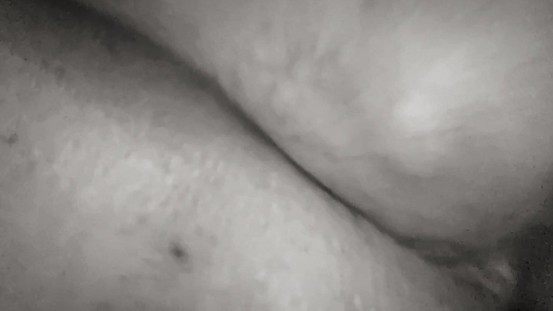 Mrs. Dickinson and Roughael: Fisting di figa e schiaffi, Primo piano