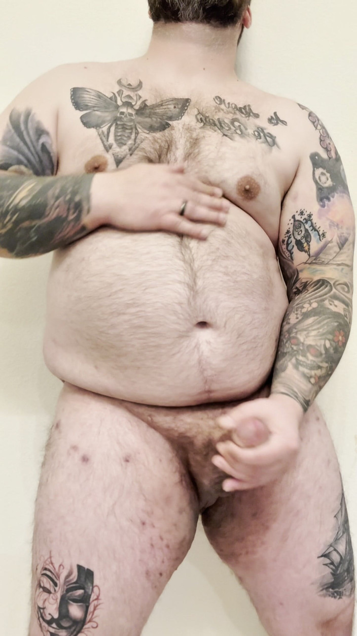 TattedRockerBear: Tatuerad hårig knubbig björn episk spermasprut