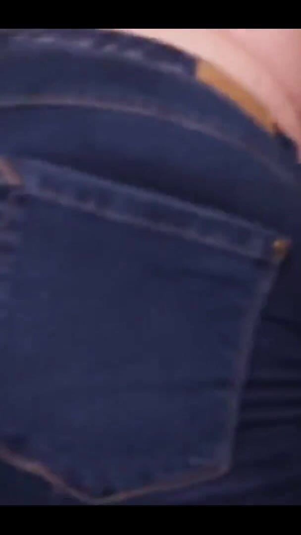Booty Swallowing Denim (AssGives) Booty Swallowing Denim (AssGives)